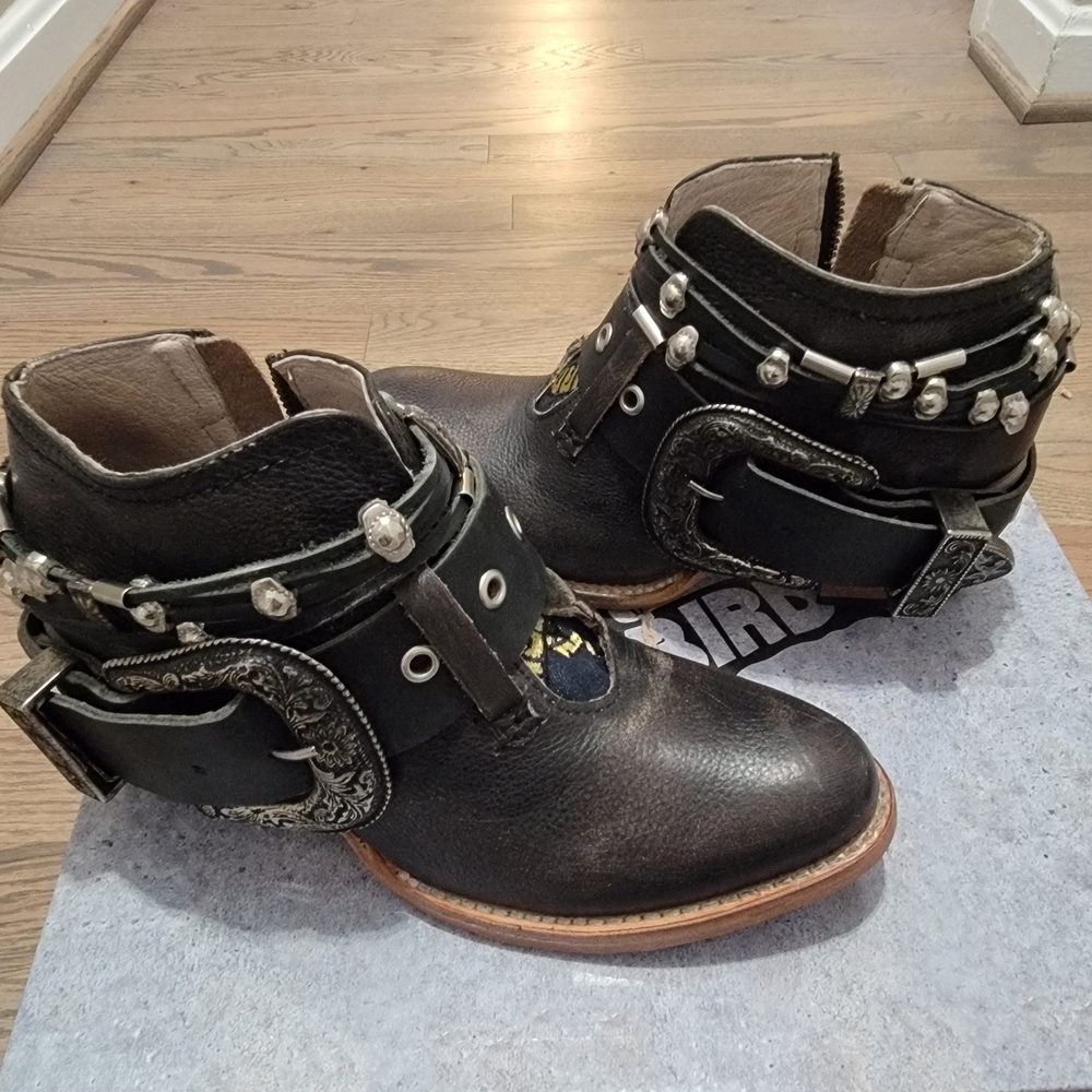 Freebird by Steven Black Leather Ankle Boots with Silver Details - Picture 3 of 9